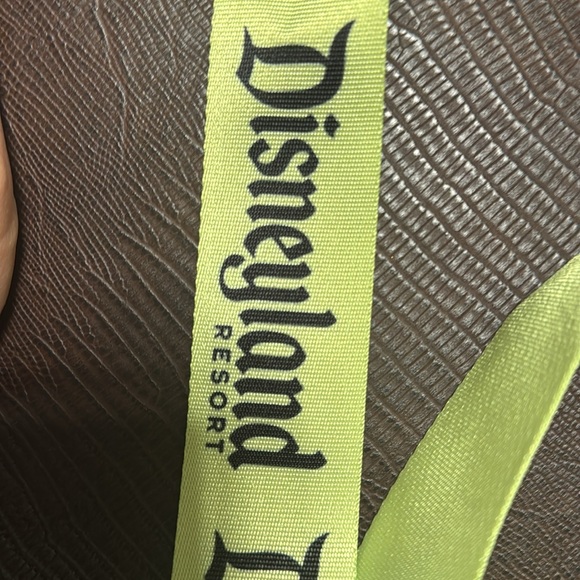 Disney cross body bag - Picture 7 of 9